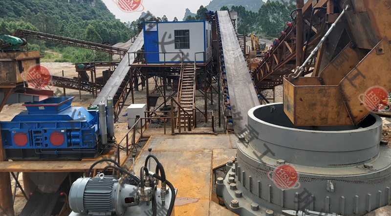 黃石破碎機(jī)生產(chǎn)現(xiàn)場