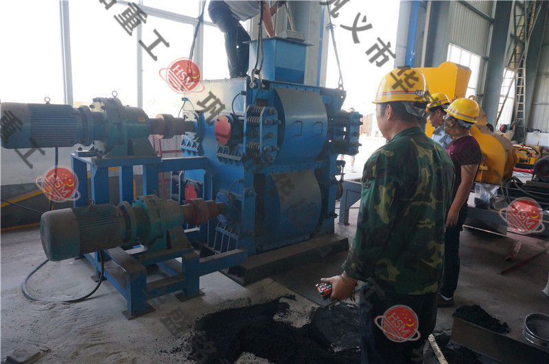 四輥破碎機(jī)發(fā)貨現(xiàn)場(chǎng)