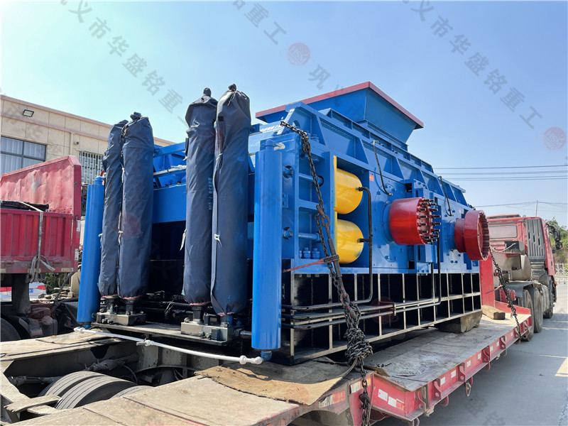 2PGY2000x1200大型全自動液壓對輥制砂機(jī)發(fā)往鉬都--洛陽欒川